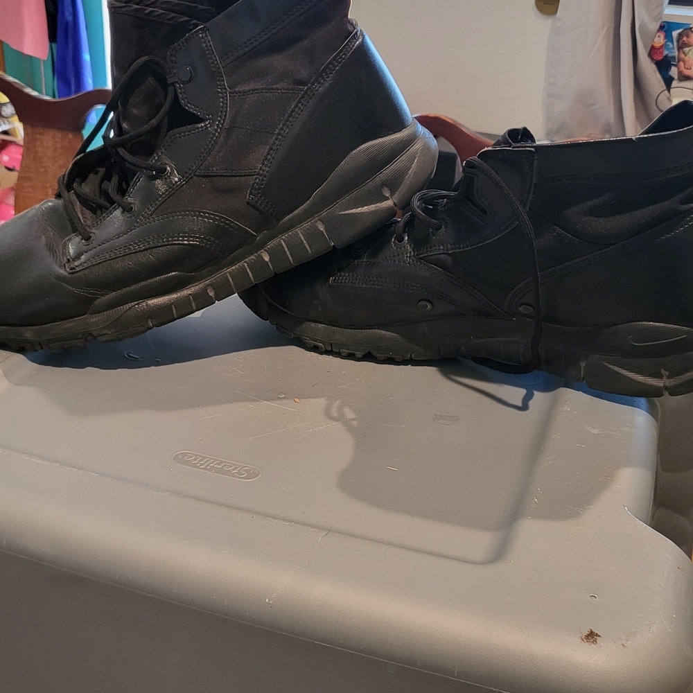 Nike SFB (Special Forces Boot) – Size 13